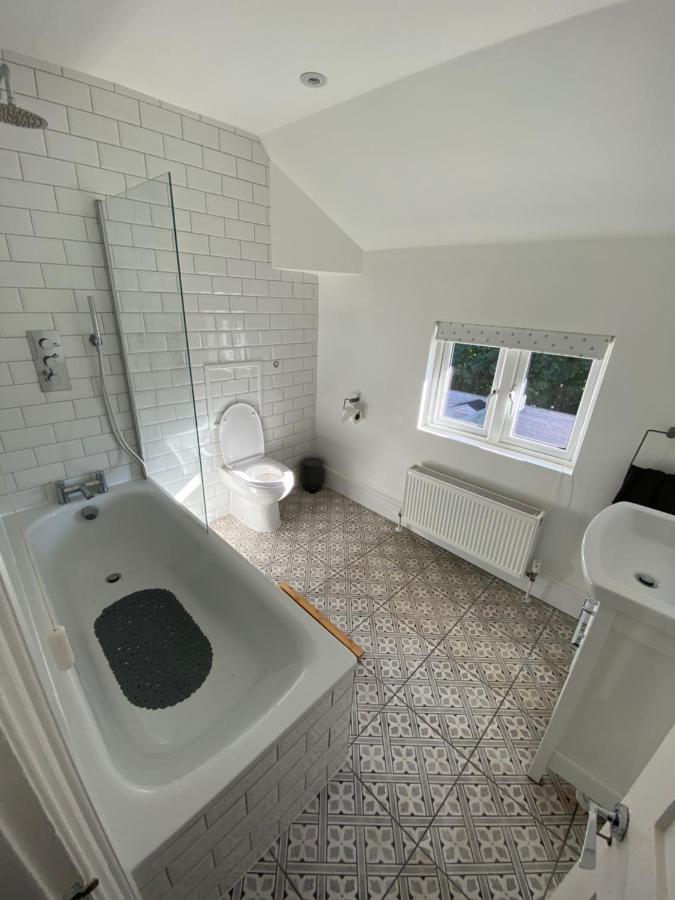 Stylish 2 Bedroom Cottage, Close To Town Centre Вортінг Екстер'єр фото