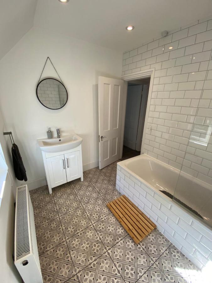 Stylish 2 Bedroom Cottage, Close To Town Centre Вортінг Екстер'єр фото