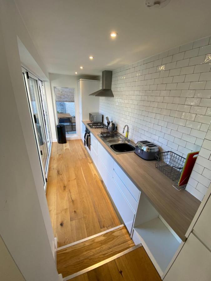 Stylish 2 Bedroom Cottage, Close To Town Centre Вортінг Екстер'єр фото