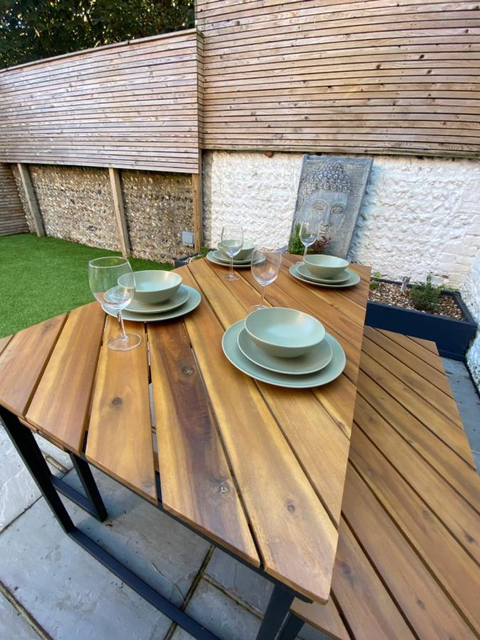 Stylish 2 Bedroom Cottage, Close To Town Centre Вортінг Екстер'єр фото